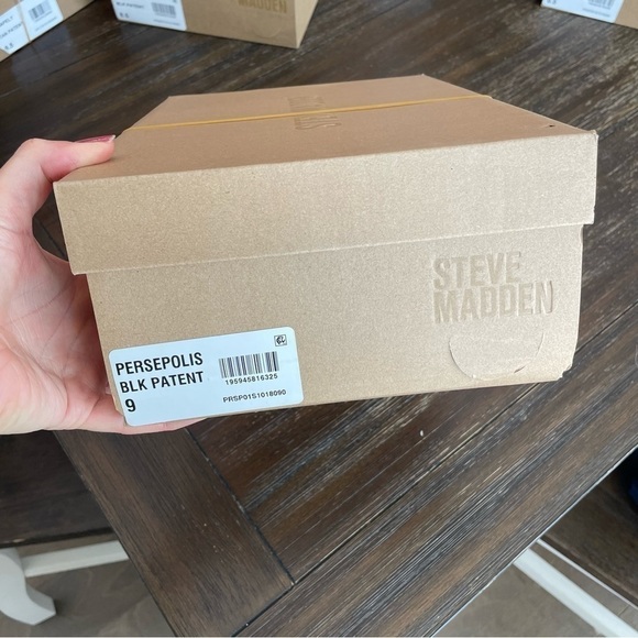 New Steve Madden Persepoliss Black Patent Block Heel Sandals - Picture 10 of 10